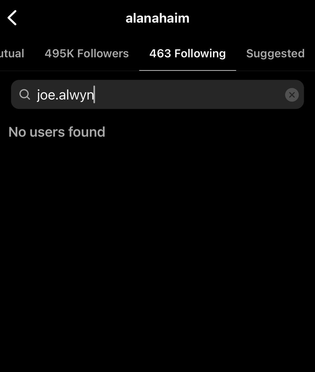 midnightstrack2's tweet photo. all the haim sisters unfollowed joe in the past few hours…it’s getting real https://t.co/UBY5aPNYUL