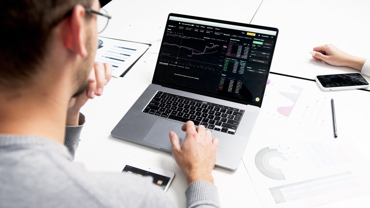 Tradelikeapro_'s tweet photo. Fundamental analysis is just as important as technical analysis. While technical analysis is often emphasized in forex trading, understanding fundamental factors such as economic indicators and geopolitical events can also have a significant impact on currency prices. #forex https://t.co/iZjnLKP3Qm