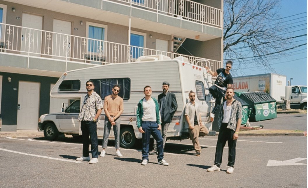 EnEspanolCH's tweet image. Ven a disfrutar con la combinación explosiva de estilos musicales del colectivo catalán La Sra. Tomasa, el jueves 20 de abril en el festival de #jazz de #Cully.

#música #enEspañol #festival

ℹ️👉 cullyjazz.ch/fr/concert/rec…