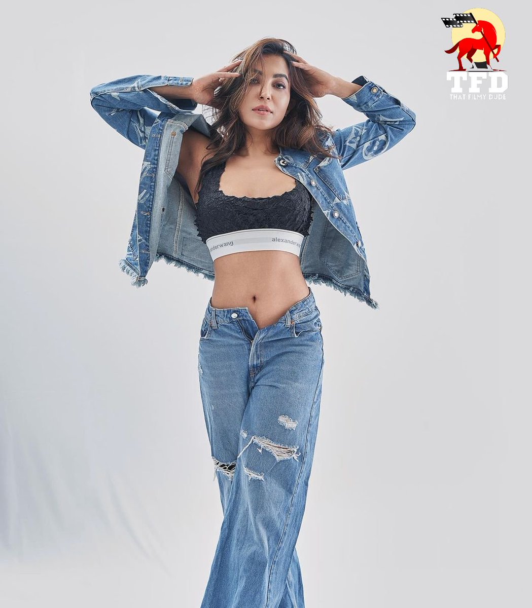 ThatFilmyDude's tweet photo. The #Wild side of @paro_nair β€οΈβπ₯π₯π
#ParvatiNair #PaevatiNairHot #ParvatiNairFans #ParvatiHot #ParvatiNairFc #ParoNair #paronair4ever #ParvatiNairSexy #ActressHot #actress #photography #photoshoot #Fashion #thatfilmydude https://t.co/SUKq6N99Dj