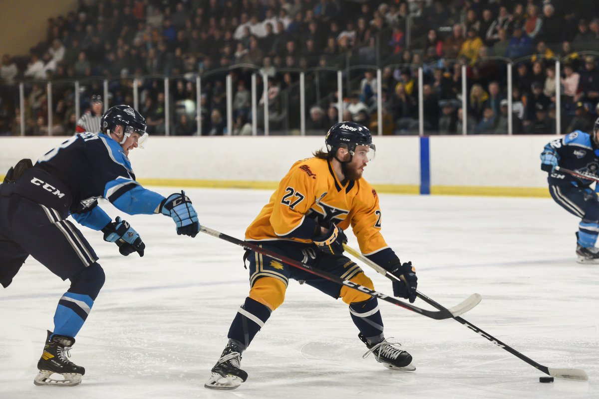 ColinStuckless's tweet photo. Two former @HkyNL U16 teammates going toe to toe in @THEMHL finals. 

@MarinersHockey up 2-0 after two tight games at home in Yarmouth. Series moves to Edmundston @BlizzardEdston for the next three games. 

@EC_Blizzard @ImpactAAA  @NLU18MHL @HSFalconHockey https://t.co/qbanHZ7daz