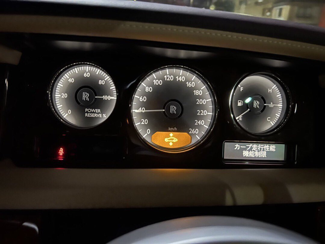 dirlamc's tweet photo. 友達に乗ったら今度ロールスロイス・グスター😀
一番高い車ではないが一番快適な車だ
これが私たちが奮闘している理由ではないでしょうか。？🧐
頑張って
私たちは一緒に努力してたとえ手に入らなくても💪
少なくとも若くて奮闘したことがある🤔
#ロールスロイス
#一緒に頑張りましょう https://t.co/l4o5AUZYaJ
