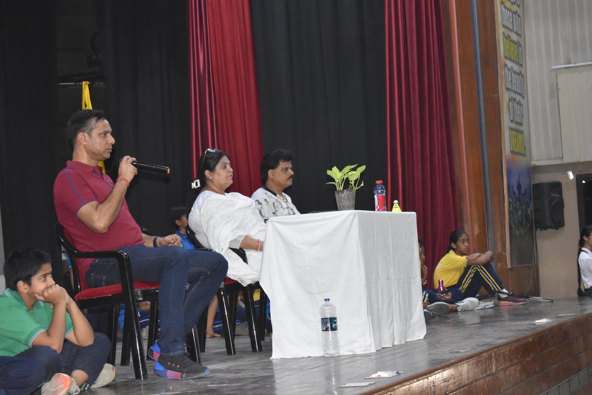 dppschool_se's tweet photo. #breakthemonotony #InterHouseBadminton #VItoVIII 
#smashes #push-net-passing shots #InterHouseBadmintonCompetition #SportsmanSpirit@itsBest #SportsEnthusiasts
#ShSanjayArora #CPDelhi #Talentandcreativity #atmadesh #Dependra_Pathak #DPPS #rubymalhotra https://t.co/tO2jeQ1rVR