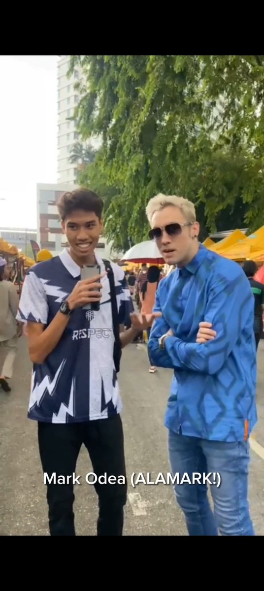 feerhaus's tweet photo. "WHY INFLUENCER ALA'MARK' AND TAKOYAFIQ VERY DISAPPOINTED AT BAZAAR?"

[A THREAD]

#COM201 #CDMC1102C #Bazaar2023 #aidilfitri2023 https://t.co/N50Gn1CnyT