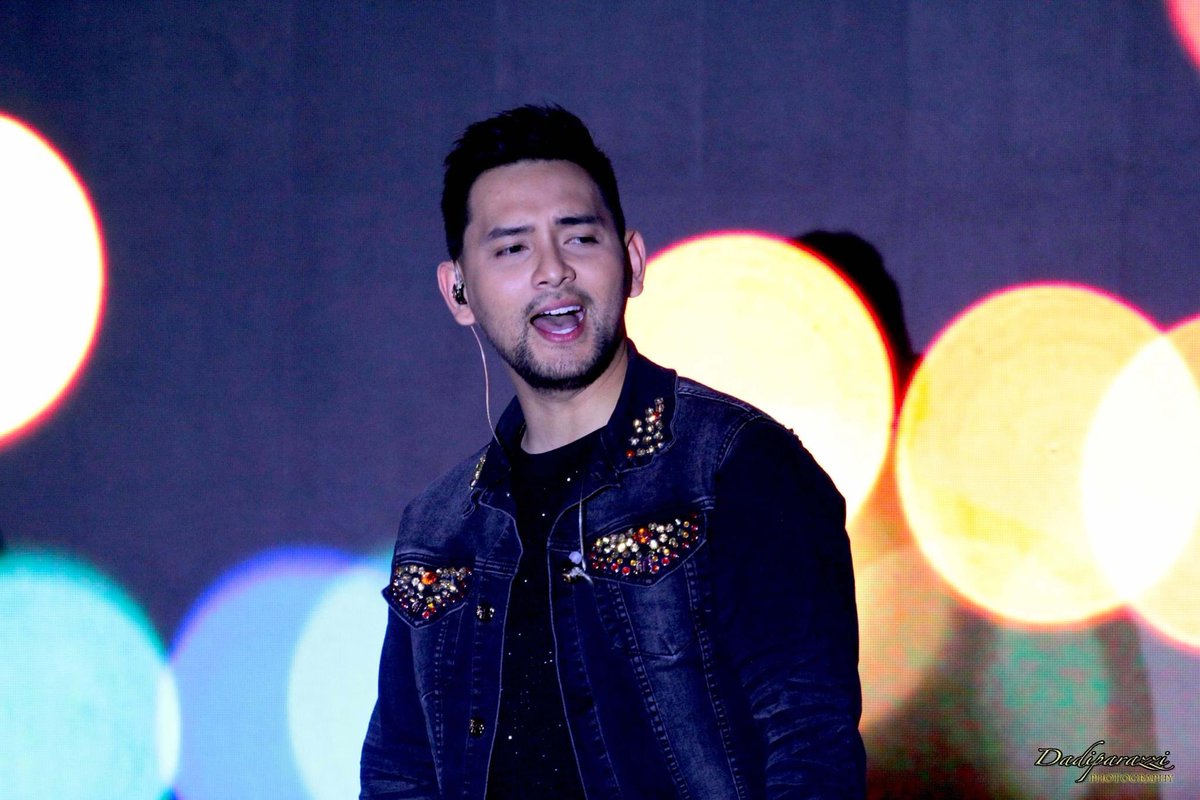 bryantermulo's tweet photo. Popstar mode lang po. LOL. Might delete later. Salamat ulit Seattle, Washington :) #sing #perform #love #travel #kabaBRYAN https://t.co/YHnfXKmpif