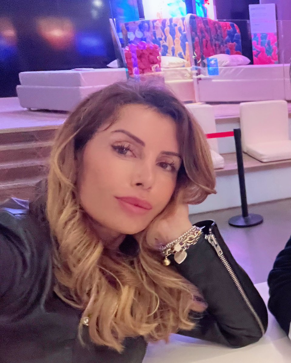 tizianafait's tweet photo. E anche quest’anno abbiamo archiviato la #desingweek #me #photooftheday #tizianafait #faitstyle #faitpower #motorinrosa #teneteimotoriaccesi https://t.co/K5DxApoT8j