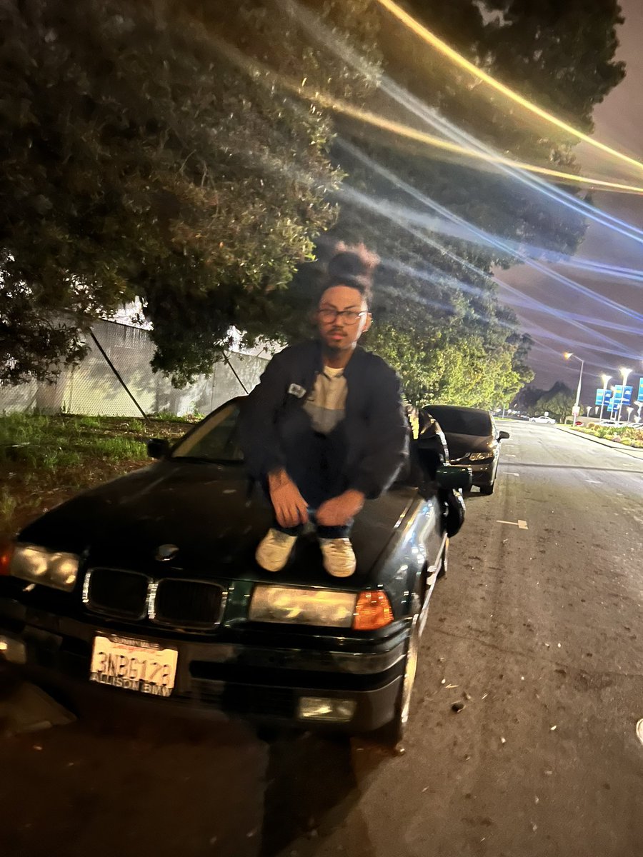 yoitskidmichael's tweet photo. Scored a $200 E36 rolling shell w/ complete interior, these BMWs are everywhere. Where the 240s 🥲 https://t.co/4zqHKucPmA
