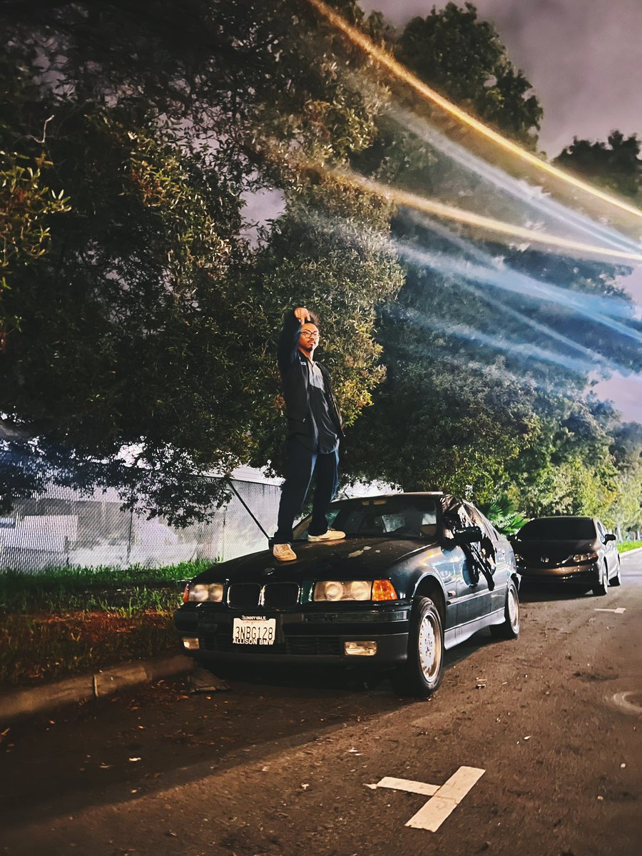 yoitskidmichael's tweet photo. Scored a $200 E36 rolling shell w/ complete interior, these BMWs are everywhere. Where the 240s 🥲 https://t.co/4zqHKucPmA