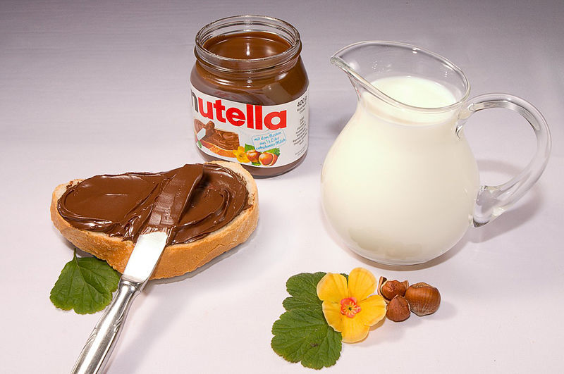 danasnji_dan's tweet photo. 1964. iz Ferrero tvornice u Italiji, u prodaju je puštena prvi teglica čokoladnog namaza Nutelle osnivača Pietra Ferrera https://t.co/Ooho3HBbRQ