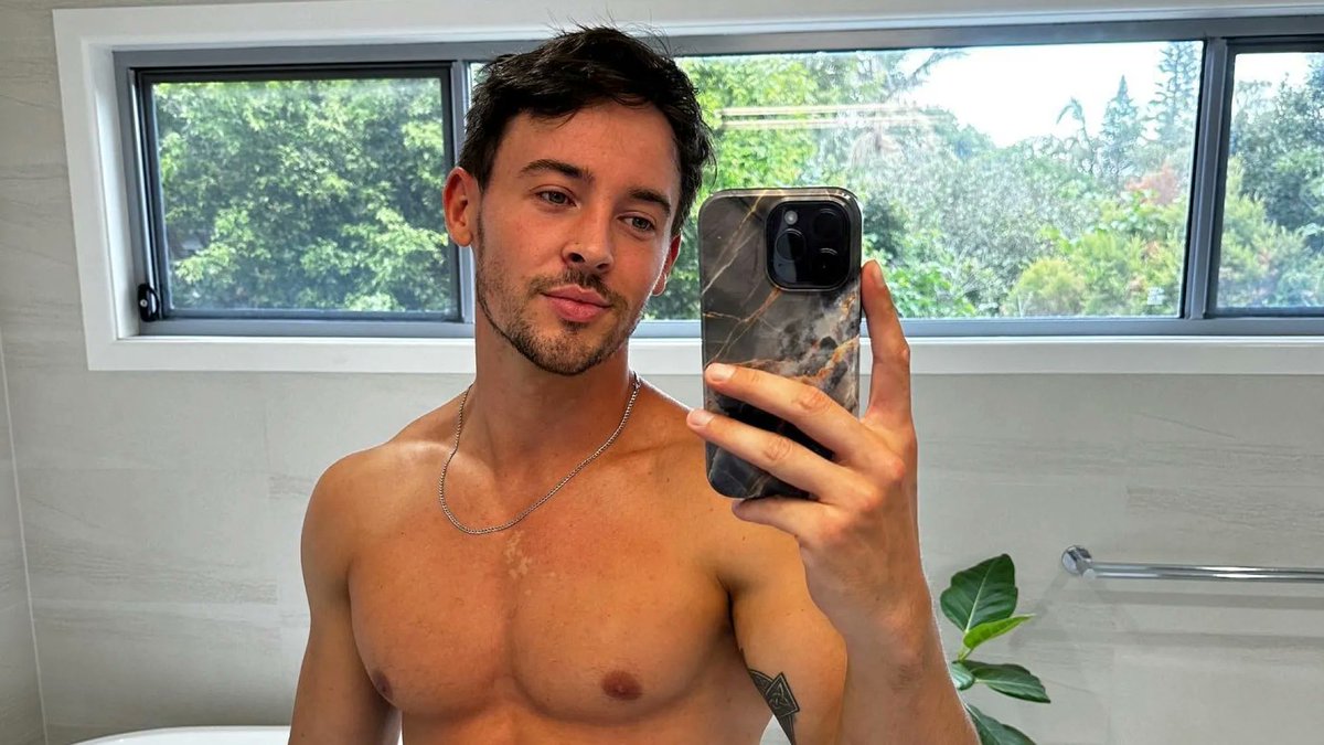 socialitelife's tweet photo. You must check out this week’s Instagram hottie Dylan Mahoney. View the pics https://t.co/iaNeRHtXaY #Instahottie #DylanMahoney https://t.co/JecXeIsb6J