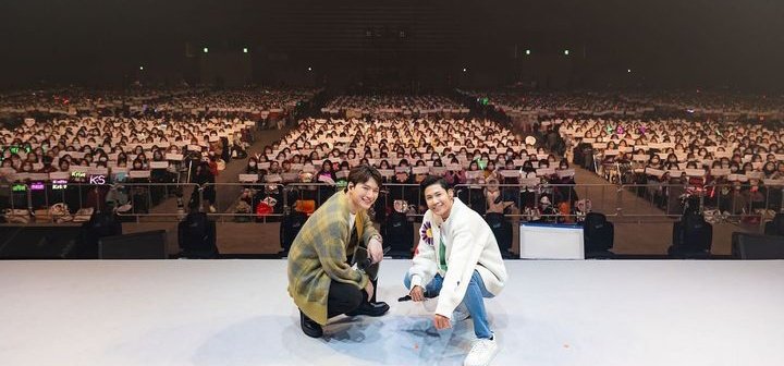 MahasiswaPeraya's tweet photo. Anyway for our Anniversary, i wanna give a big appreciation for @peraya_official who choose to still here, still open the homebase, support all of KristSingto's work even with another couple too. And this base really teach me to still support whatever KristSingto's work. 

Thankyou so much for ur dedication and please stay here until we get our time again na, I love you Admin!

#คริสสิงโต
#ทีมพีรญา 
#KS6thAnniversary