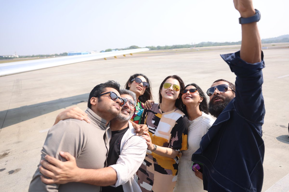 LycaProductions's tweet photo. The Cholas next stop 📍Cochin

#CholaTour #CholasAreBack
#PS2 #PonniyinSelvan2 #ManiRatnam @arrahman @madrastalkies_ @LycaProductions @RedGiantMovies_ @Tipsofficial @tipsmusicsouth @IMAX @primevideoIN @SunTV #PenMarudhar @SVC_official @GokulamMovies @film_dn_

🌟 @chiyaan @actor_jayamravi @Karthi_Offl @trishtrashers #AishwaryaLekshmi #SobhitaDhulipala