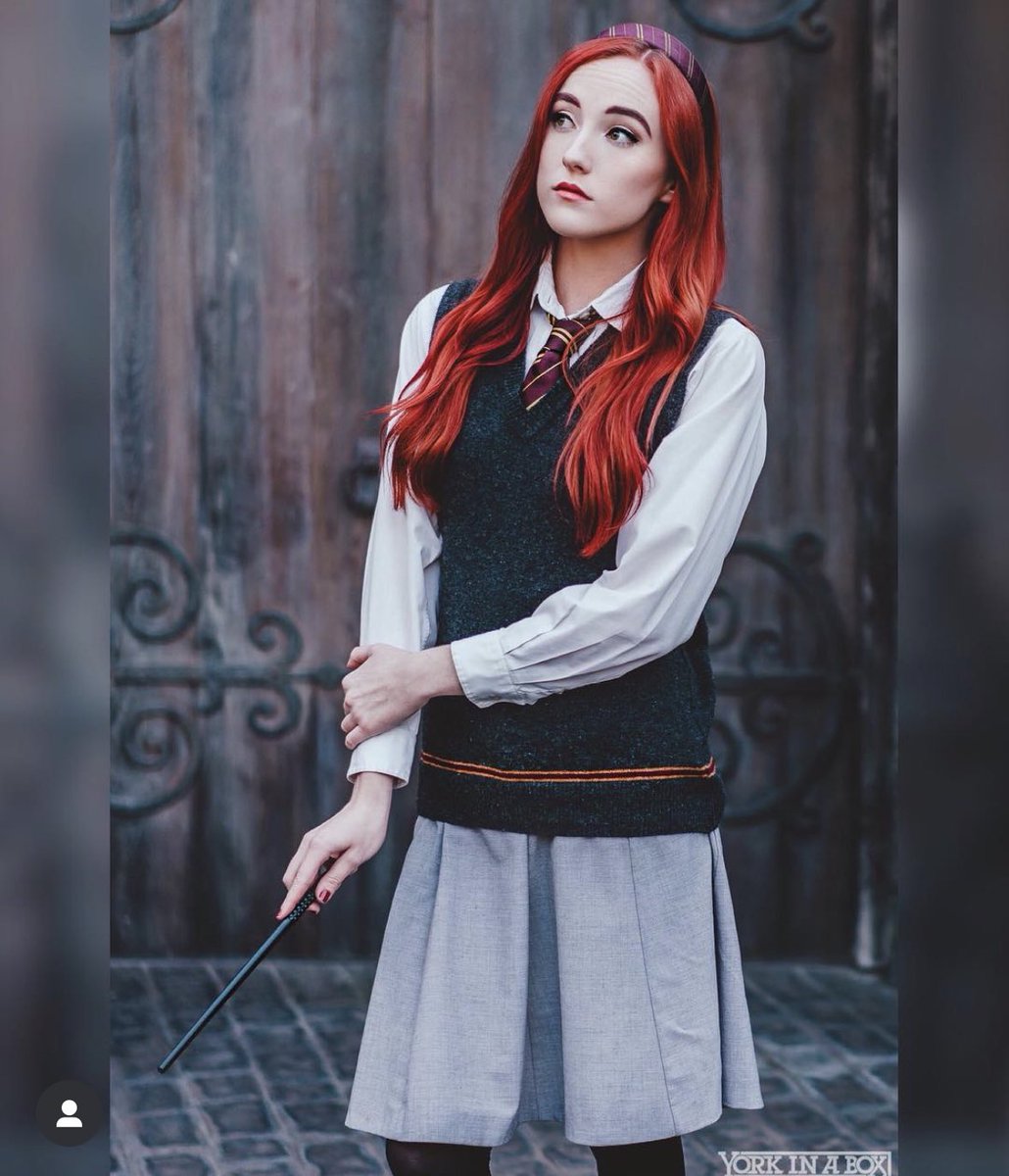 aims_fire's tweet photo. QRT with your first cosplay, newest cosplay, favorite cosplay, and the one that’s hardest to wear! https://t.co/gNaYzNkD47