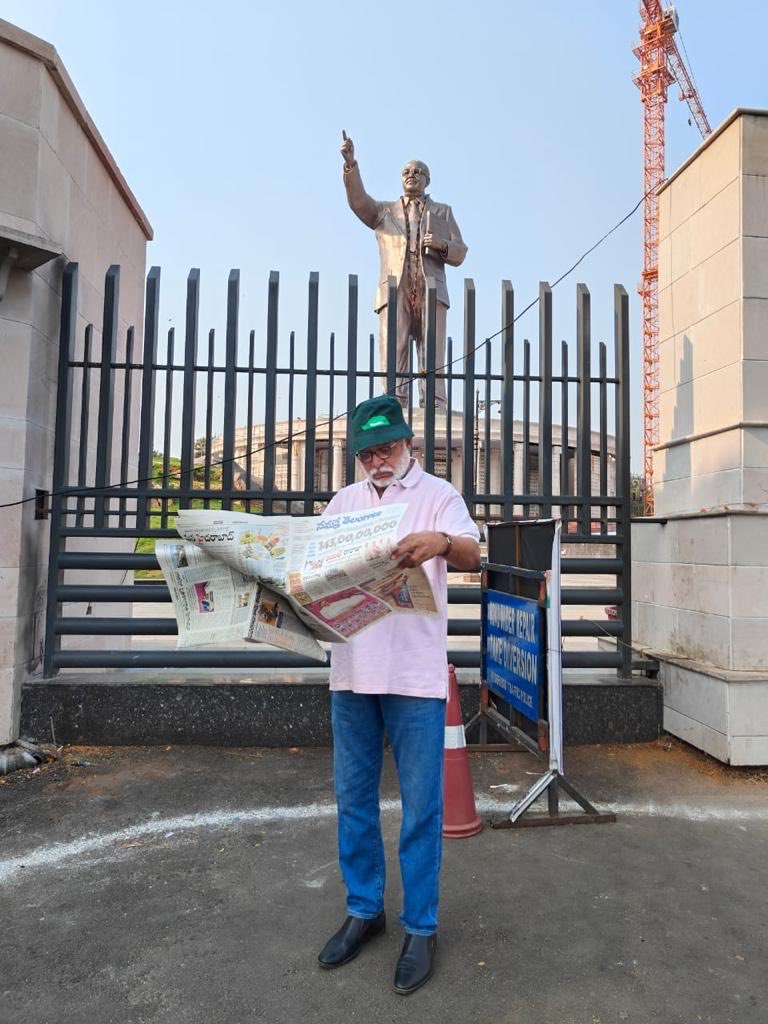 VedakumarManik1's tweet photo. 💐TODAY MORNING AT 8am @ DR B R AMBEDKAR STATUE @ HYDERABAD..🌱🤲🌱 https://t.co/h7NClxqn0j