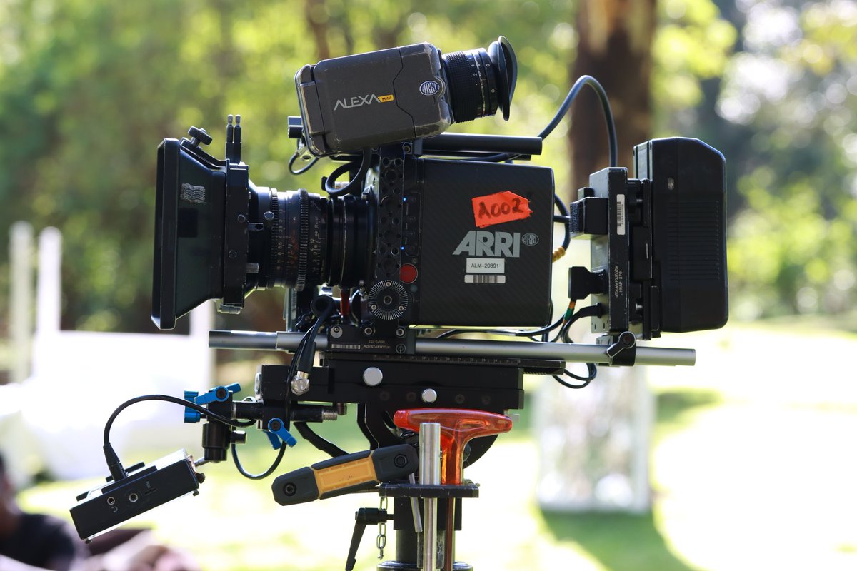 SensationsKE's tweet image. It&apos;s a blessing to get to play with not only Hollywood&apos;s favorite camera but also the best cinema camera in the world. #cameraassistant #cinematography #filmmaker #ArriAlexa #arrialexamini