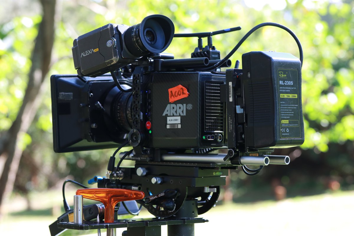 SensationsKE's tweet image. It&apos;s a blessing to get to play with not only Hollywood&apos;s favorite camera but also the best cinema camera in the world. #cameraassistant #cinematography #filmmaker #ArriAlexa #arrialexamini