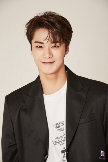 theseoulstory's tweet photo. The industry mourns for ASTRO Moonbin's passing

LE SSERAFIM to cancel photo-time for Knowing Bros

MCountdown to air in a calm manner with no SNS promotion

Music Bank to cancel photo-time

IU reschedule her interview for 'Dream' to April 24

Billlie to postpone their activities https://t.co/WvFHcQfPUQ