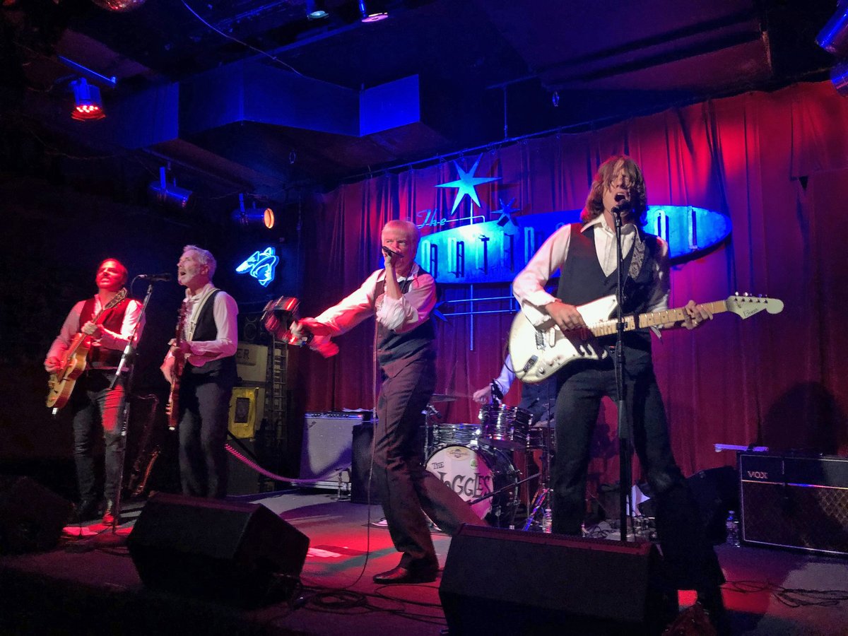 BobRuggiero2's tweet photo. Great show of raw, raucous Garage Rock tonight with the #Woggles at @ContClubHouston! The Mighty Manfred's energy was high-level, and he jumped down off the Club's bar TWICE! Pat Beers was also a whirling dervish. So glad I heard "Flesh Hammer" live! @the_woggles @littlesteven_ug https://t.co/MJwDUfuEPL