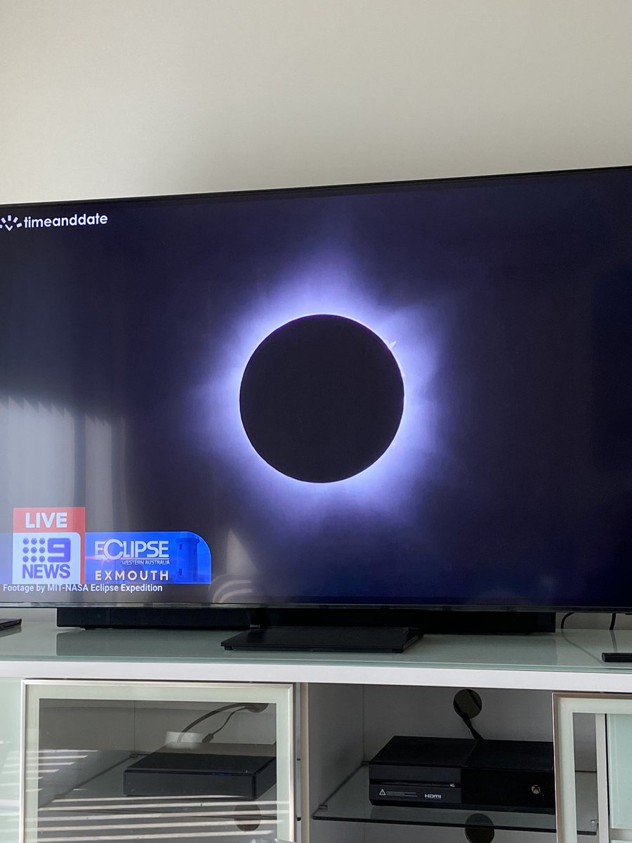 jeffjo1965's tweet photo. Homemade pinhole camera for the win #SolarEclipse2023 https://t.co/Nz2f0Zskkb