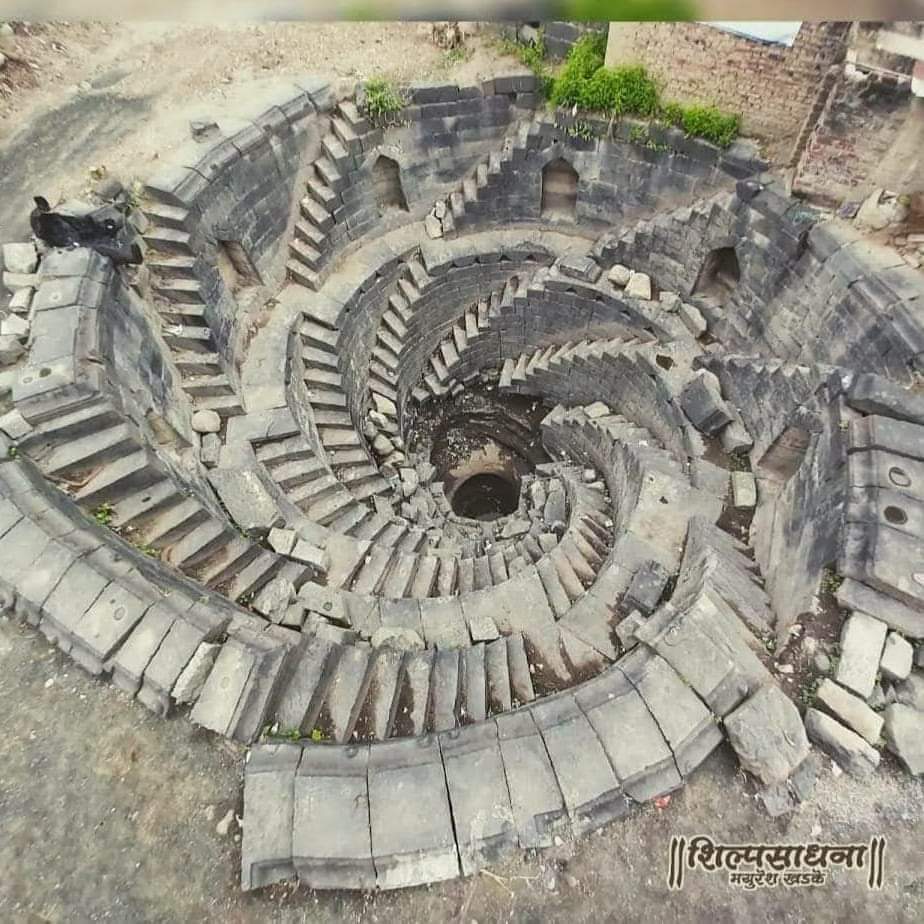 IndHydrogeology's tweet photo. Helical Stepwell with Entrance from 8 Sides Leading to the Well Shaft!
Walur Village, Parbhani District, Maharashtra https://t.co/Ac5e0FzBlD