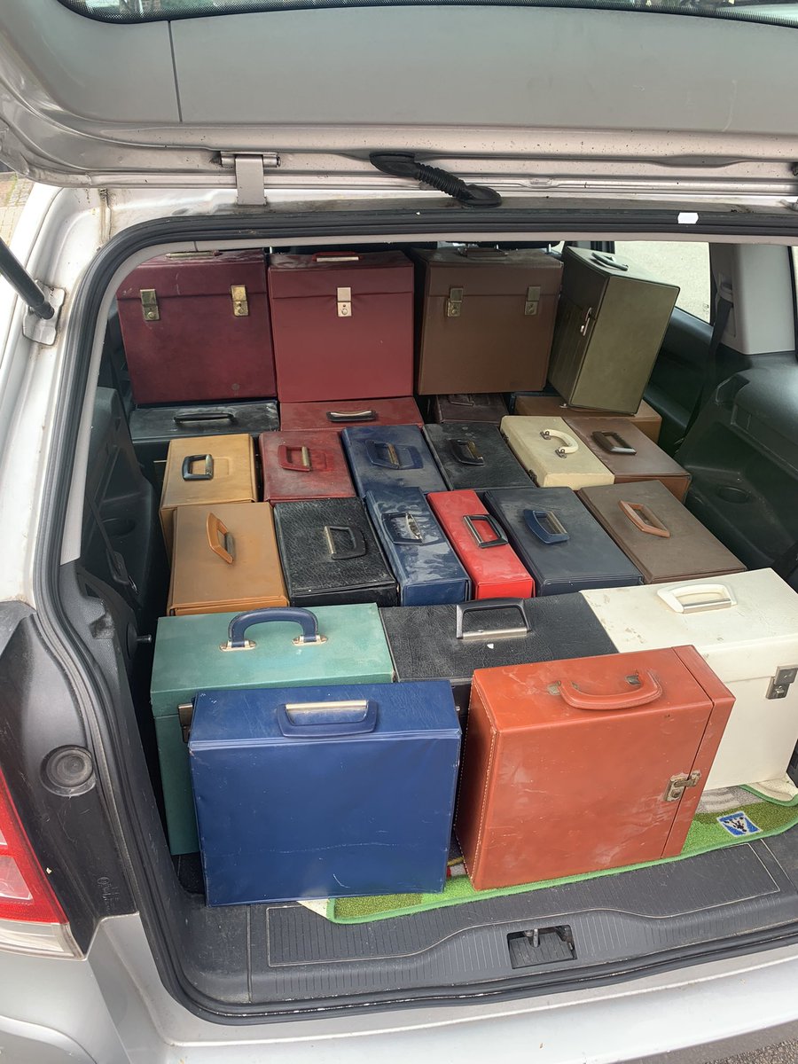 DubsDigs's tweet image. Bought a lot of records, tapes and CDs yesterday.