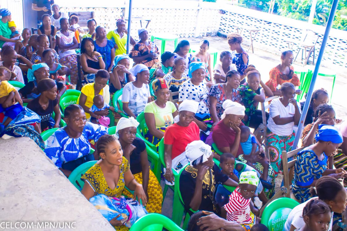 KandaDaniel's tweet photo. UNC-MPN, Mobilisation et Propagande Nationale
Kongo Central, le 17 Avril 2023
Le bal était ouvert dans la cité de #Kindamba où elle a remis des pagnes à plus de 200 femmes, puis s'en est suivi l'étape de la cité de #Shell où une multitude des femmes ont reçu des pagnes. https://t.co/xi2DL1d6wW