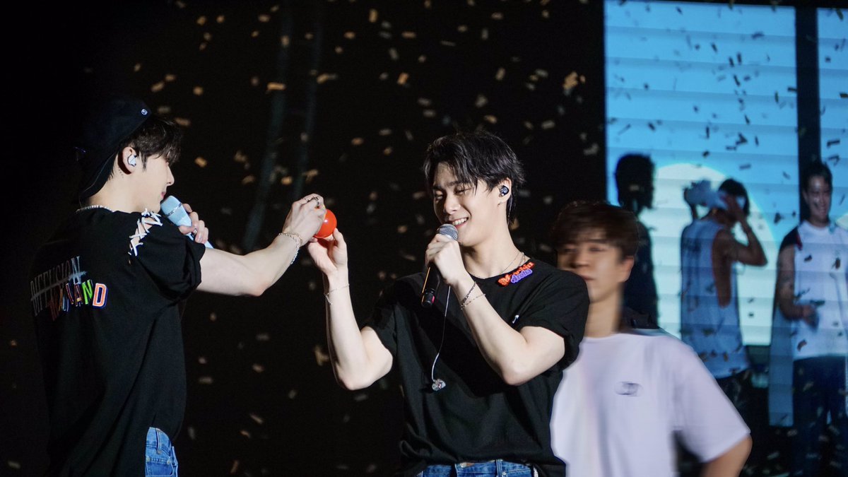 guide_atl's tweet photo. ขอบคุณที่มาเป็นแอสโทรให้อโรฮ่ามากๆ ชอบรอยยิ้มของบินมาก สัญญาว่าจะมีความสุขเติบโตและผ่านมันไปให้ได้ ถึงตอนนี้เห็นแล้วจะเสียใจ แต่ในอนาคตเวลาคิดถึงหรือเห็นรูปบิน จะยิ้มให้มีความสุขเหมือนที่บินสร้างความสุขให้แฟนๆมาตลอด บินจะเป็นดาวที่อยู่กในใจอโรฮ่าเสมอนะ รักมุนบินมากๆ https://t.co/B5TRCzOV8Y