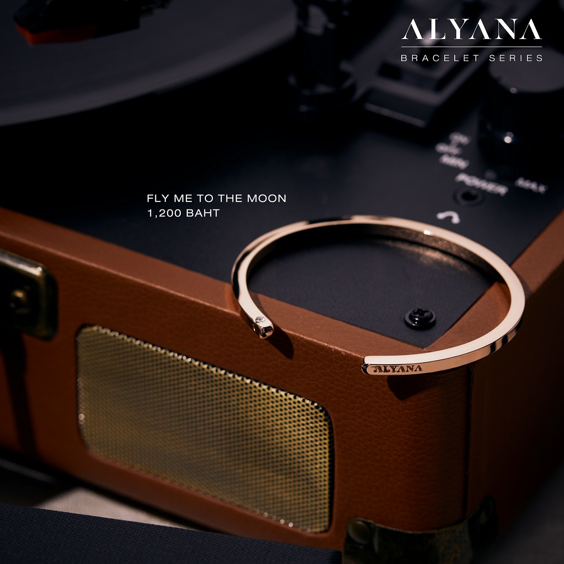 mcinemusic's tweet photo. “เป๊ก ผลิตโชค” ปล่อย ALYANA คอลเลกชันใหม่ เครื่องประดับ Limited Edition  “FLY ME TO THE MOON” และ “FLY TOGETHER” พร้อมให้จับจองกันเร็วๆนี้ https://t.co/bV6dlv6Yed ผ่าน @MCINE NEWS  - เอ็มซีน บันเทิง https://t.co/LVAfELYyTU