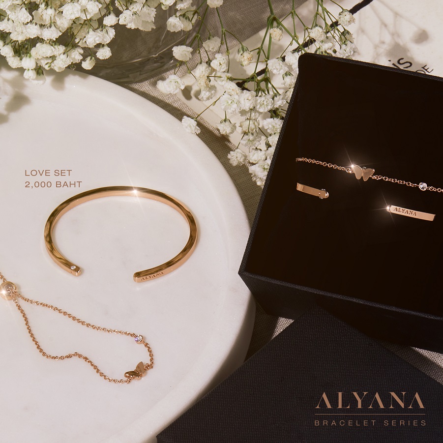 mcinemusic's tweet photo. “เป๊ก ผลิตโชค” ปล่อย ALYANA คอลเลกชันใหม่ เครื่องประดับ Limited Edition  “FLY ME TO THE MOON” และ “FLY TOGETHER” พร้อมให้จับจองกันเร็วๆนี้ https://t.co/bV6dlv6Yed ผ่าน @MCINE NEWS  - เอ็มซีน บันเทิง https://t.co/LVAfELYyTU