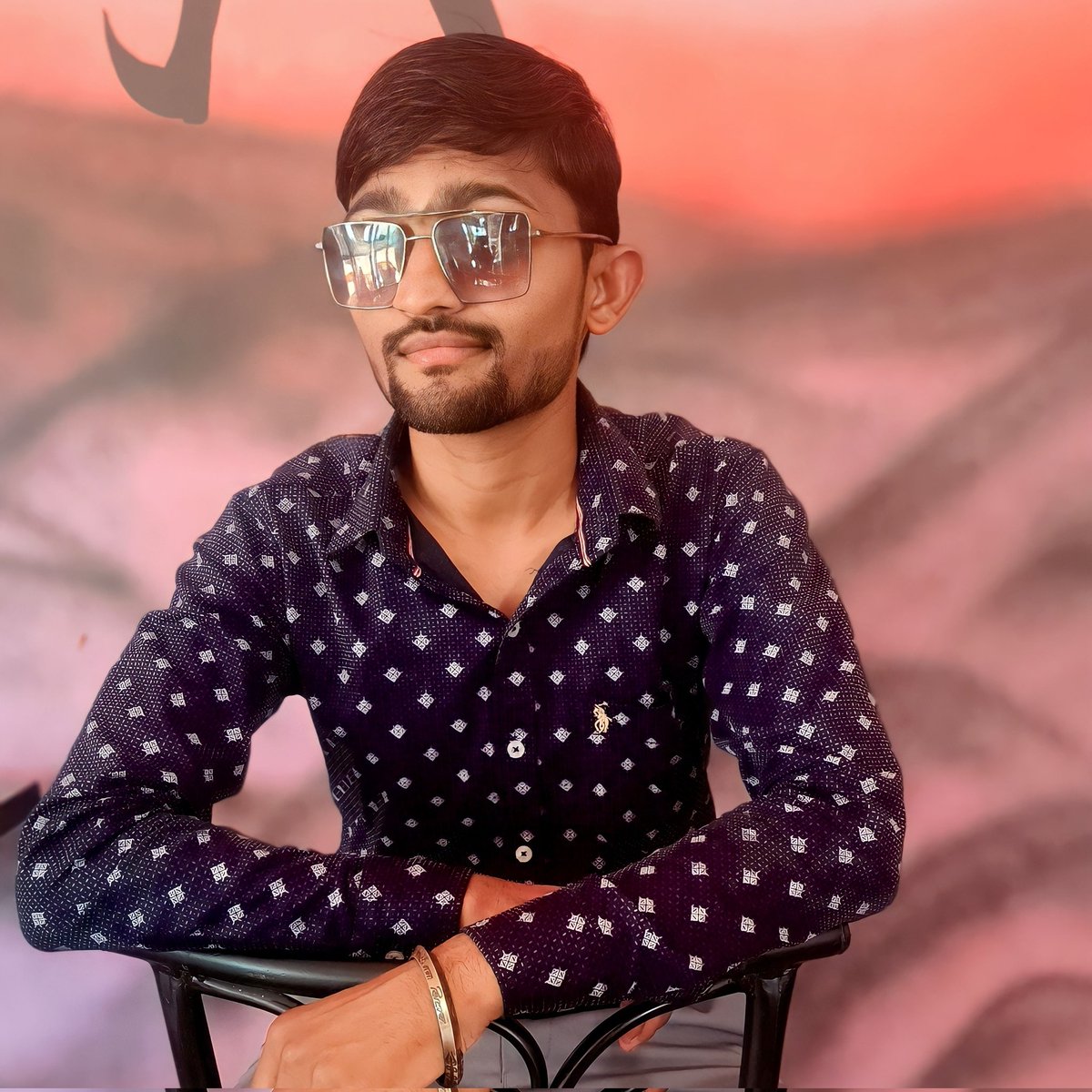 d_genius_143's tweet photo. #NewProfilePic https://t.co/mnMYr421mN