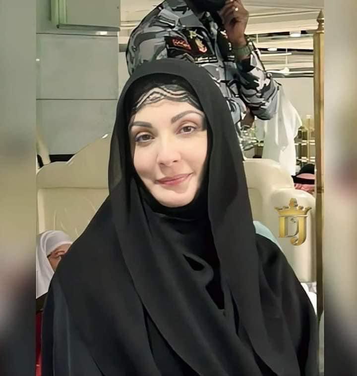 Sher_now1's tweet photo. عمرہ کی سعادت حاصل کرنے پر ہم آپ کو مبارکباد پیش کرتے ہیں اور امید کرتے ہیں کہ آپ کے پاس لوگوں کی جتنی بھی ننگی، برہنہ اور غیر اخلاقی ویڈیوز ہیں, وہ آپ اللہ پاک سے توبہ تائب ھو کر ڈیلیٹ کر دیں گی اور ملکِ پاکستان کا لوٹا ہوا تمام روپیہ پیسہ اللہ کی رضا کے لیۓ واپس کردیں گی https://t.co/JWWbQdfQXe