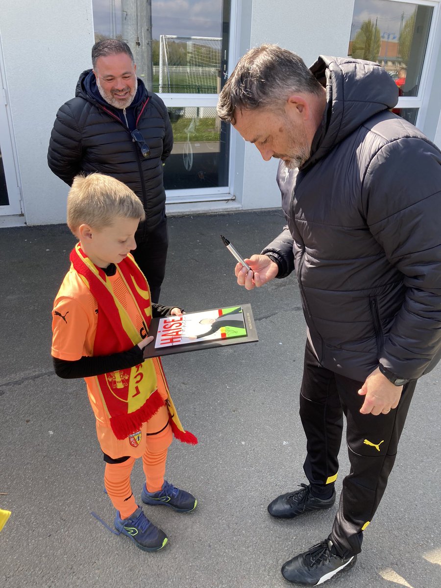 Encore un « mercredi de la gaillette » réussi sous le soleil du P2C, pour les enfants de l’IME de lens et de Hénin-Beaumont.🤩😎
Sourires, joie, partage et disponibilité.
<a href="/RCLens/">Racing Club de Lens</a> <a href="/RedTigersLens/">Red Tigers 1994</a> #RacingCoeurDeLens #LeNoelDesEnfants #RCLens #RCL