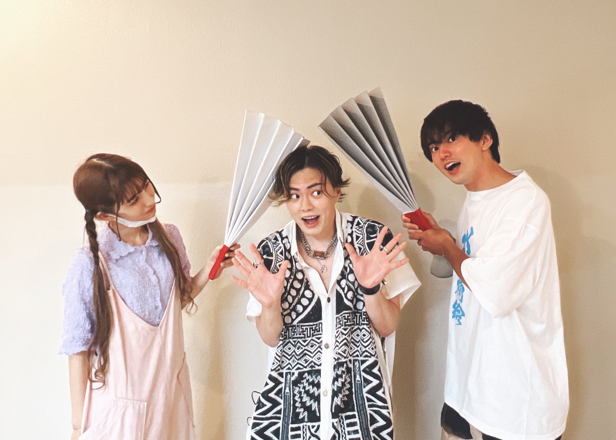 ✨✨✨緊急告知✨✨✨
本日20時20分頃からやります😆
かなり久しぶりのやつですね🤑
お見逃しなく✨✨