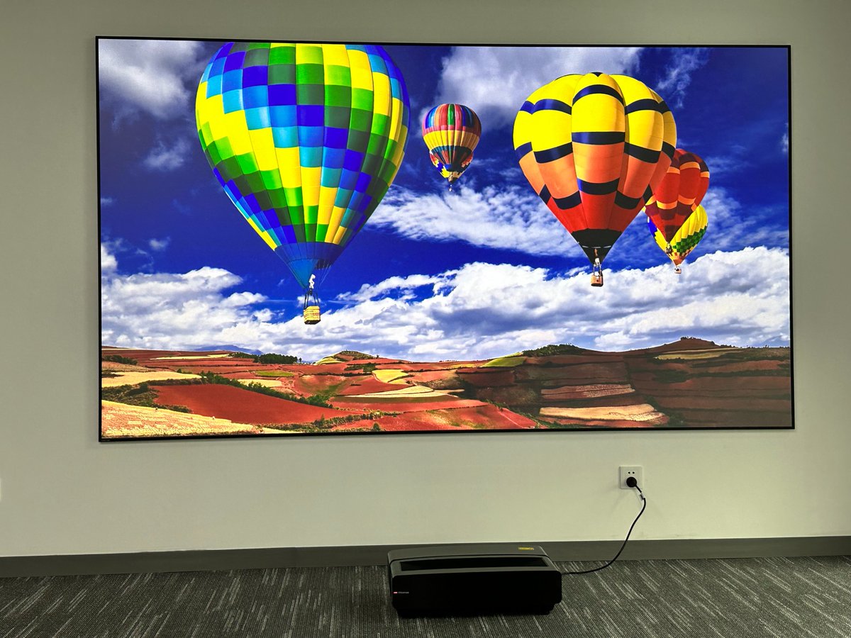 Fscreen1999's tweet photo. Actual Projected Image Under Ambient Light Environment.
Projector: Hisense T50
Screen: Fscreen FS-120 Fresnel Projection Screen.
-Avaliable for Tri-Chrome UST Laser Projectors(Triple Laser)
Contact: Stella@fscreen.com
#projectionscreen #ALRscreen #fscreen #hometheater #lasertv https://t.co/l7Q2WNW7T8