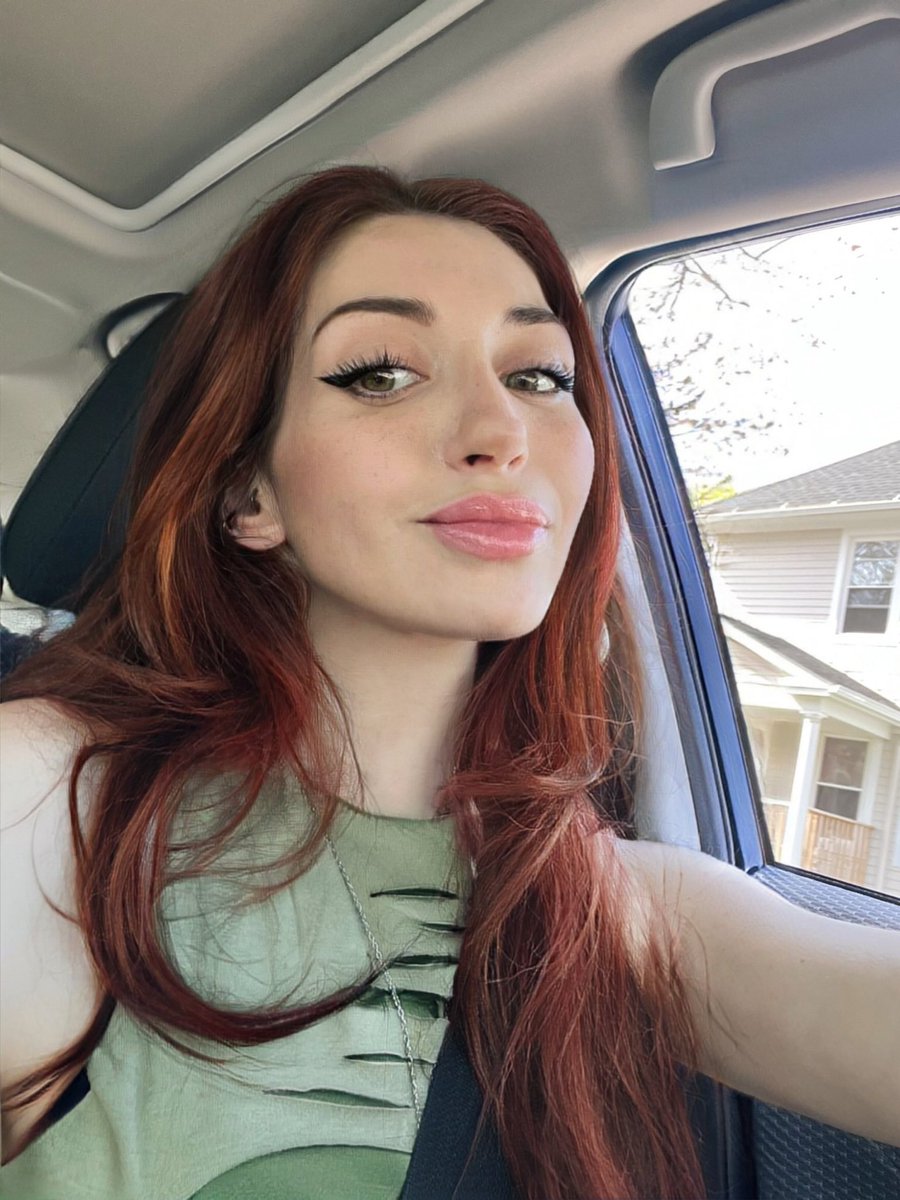 AltSkarlet's tweet photo. They’re always after me lucky charms #nsfwaccount #nsfw_twt #onlyfansbabe #420day #weed #onlyweed #green https://t.co/bCAm21KloR https://t.co/dVLCxF5Gnn