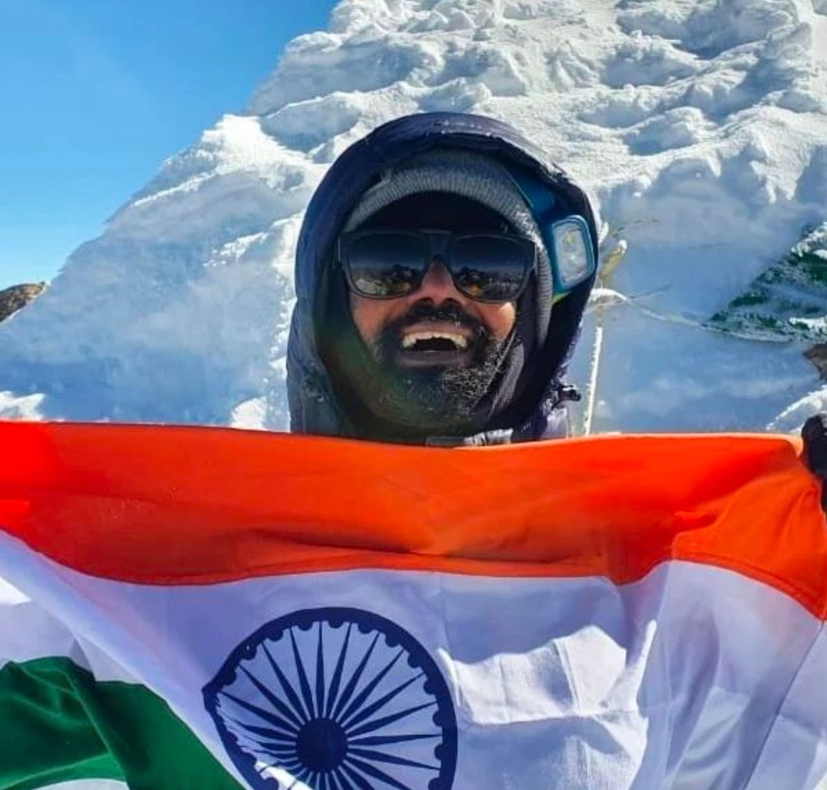 airnewsalerts's tweet photo. Indian climber #AnuragMaloo rescued after he went missing on 17th April. He was found 300m deep in a crevasses after fall from 6000m height on Mt Annapurna. He is admitted to Manipal Hospital in Pokhara. @IndiaInNepal https://t.co/lb3fnSuzMs