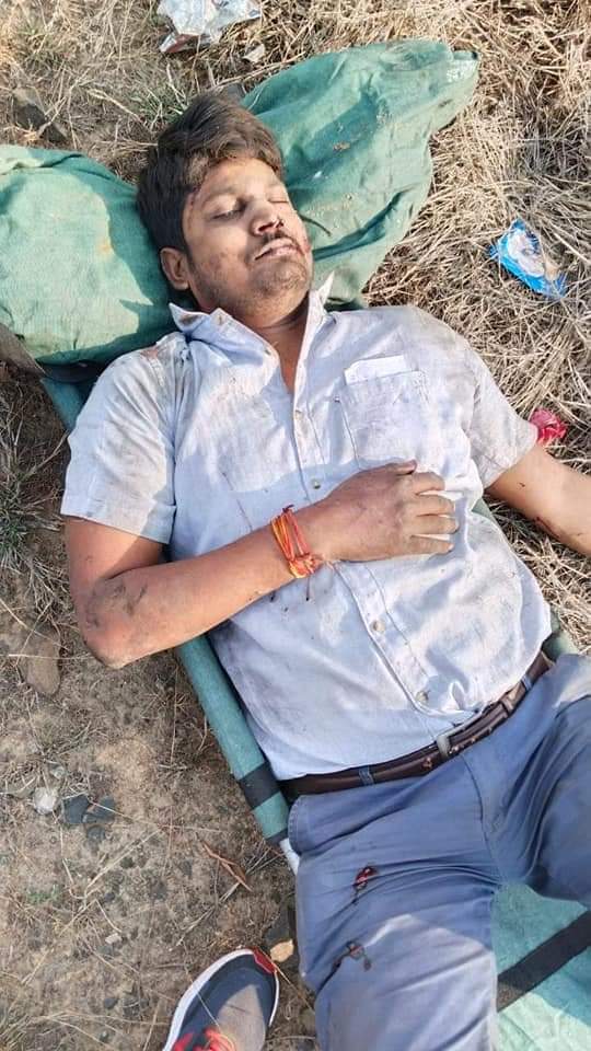 Sharma_Ravi09's tweet photo. #TrainAccident
Demolish post of Sr. DEE and LI from IR, They are made to check mobile phones only at such a high salary, they are not concerned with LP's duty hr, meal, drinking water, health and many issues during the duty.
@AshwiniVaishnaw @RailMinIndia @PMOIndia https://t.co/tRbP6nXpYr