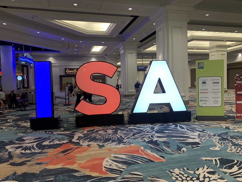 RolandDG_PR's tweet photo. 社長 田部のアメリカ出張記⑦ISA International Sign Expo 2023の入り口写真です。PRとして本当に感謝しかありませんが、全て社長の田部が撮影してくれた写真です。
#ローランドディージー
#ローランドDG
#グローバル企業
#TrueVIS
#DGXPRESS
#VersaOBJECT https://t.co/yvj2UKbWAn