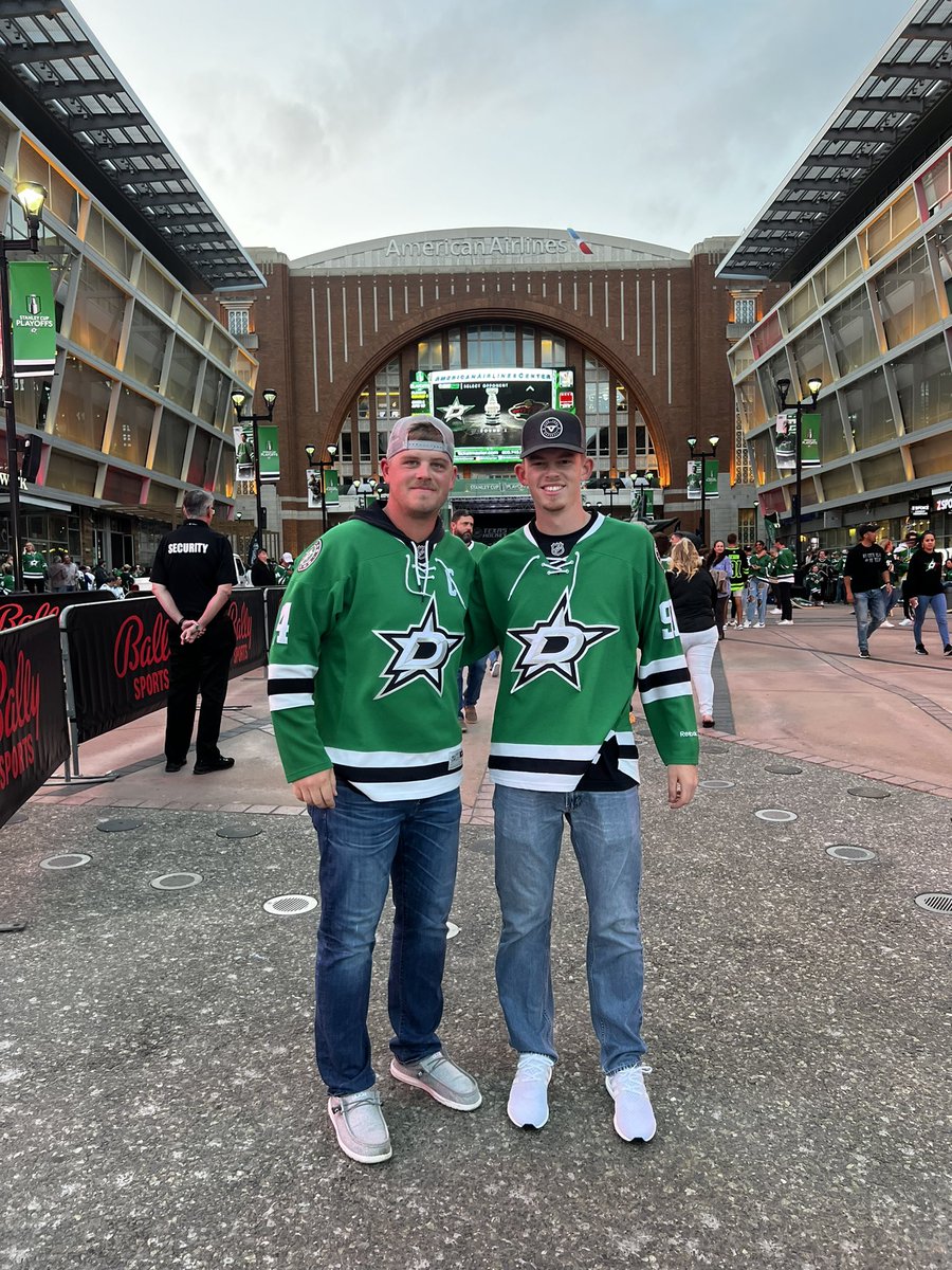 Coach_Al_15's tweet photo. Greatest playoff atmosphere in the @NHL @DallasStars #GoStars #TexasHockey #StanleyCupPlayoffs https://t.co/rRNRsZgFD8