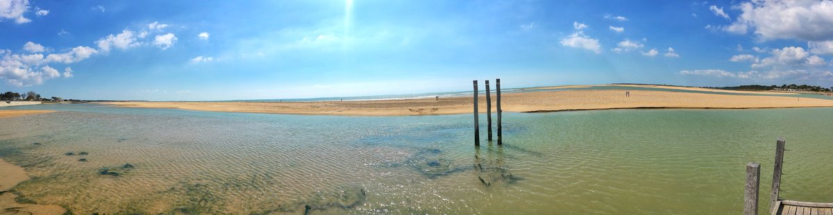 #jeudiphoto niveaux un peu poussés par l'App photo mais en réalité c'est encore plus beau 
#vendee #sudvendee #laiguillonlapresquile 
#sudvendeelittoral
