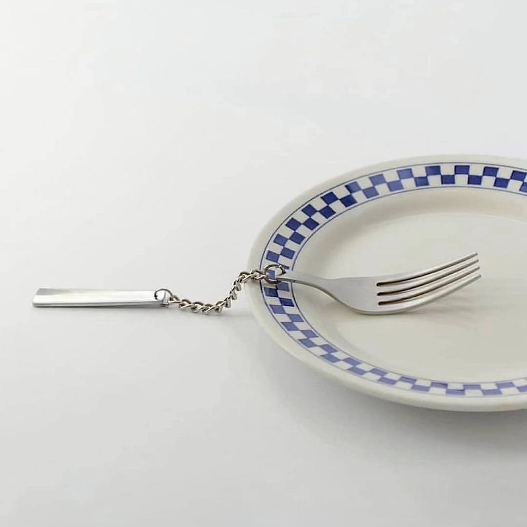 Katerina Kamprani: The Uncomfortable #art #contemporaryart #BBB23