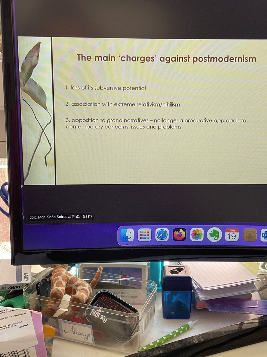 TesaReina's tweet image. Learning about postmodernism although it’s not my field of research… thanks @UIBuniversitat for this blended course by BRICCS #phdlife #literaryseminar #learningnewstuff #passedmyfirstphdyear