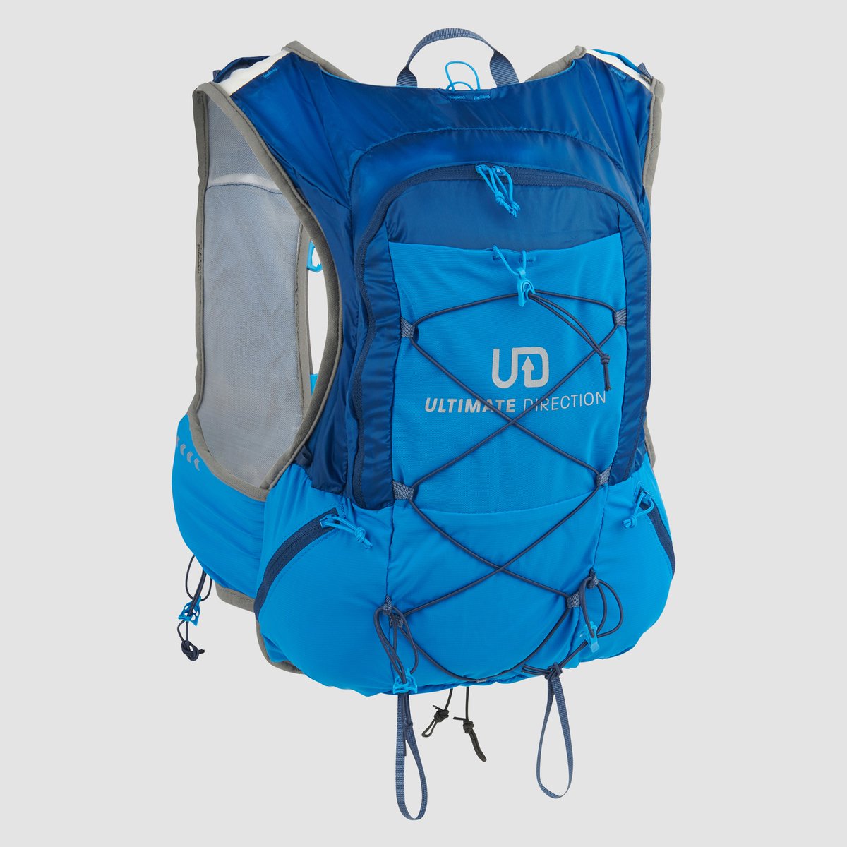 UD__japan's tweet photo. 【NEW ITEM！】
「MOUNTAIN VEST」がバージョン6.0にアップデート
メッシュが軽く、しなやかに進化し装着時の擦れや蒸れのストレスが軽減。
容量も13.4Lとロングレースのレギュレーションを十分に収納可能。
装
https://t.co/NApas0YQkg
その他の新商品も続々入荷中!

#ultimatedirection 
#trail https://t.co/PCdTjKqIf6
