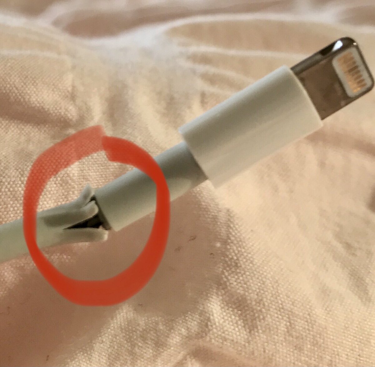 SuperWicksy's tweet photo. How do you prevent this from happening? Drives me potty. I bought some of those corded ones but they wouldn’t charge cos #NotApple … sellotape peels off. Any ideas? https://t.co/NuQBKvO7CC