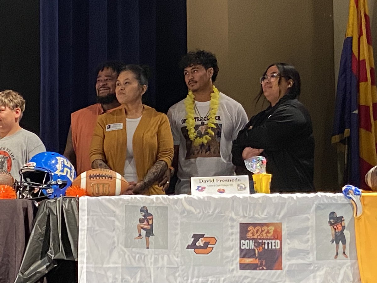 CoachPuniEllis's tweet photo. Congratulations David Fresneda! Buckeye Union High School Class of ‘23 Running Back committed to Lewis &amp; Clark College! https://t.co/P6ltLwpQpj