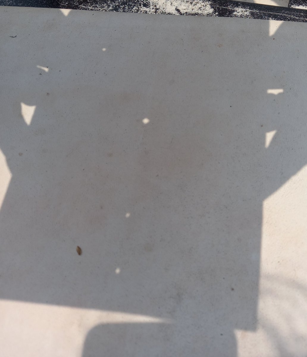 JacquesMantion's tweet photo. Observation de l'éclipse partielle sur la plage de Koh Rong.
On perçoit une "très " légère diminution de la tache lumineuse.
La dernière image est de Matthew Jeanes dans Astrophotography Cambodia.
#Eclipse2023 @Obs_Paris https://t.co/t5Yf33AtlT