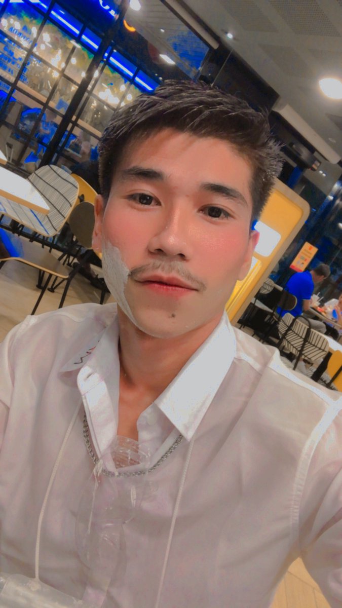 DechPhraprad's tweet photo. ทำไมช่วงนี้ใจบางจัง 😔 อยากซบไหล่จัง 🥺🥹 https://t.co/bpJkfZgI0T