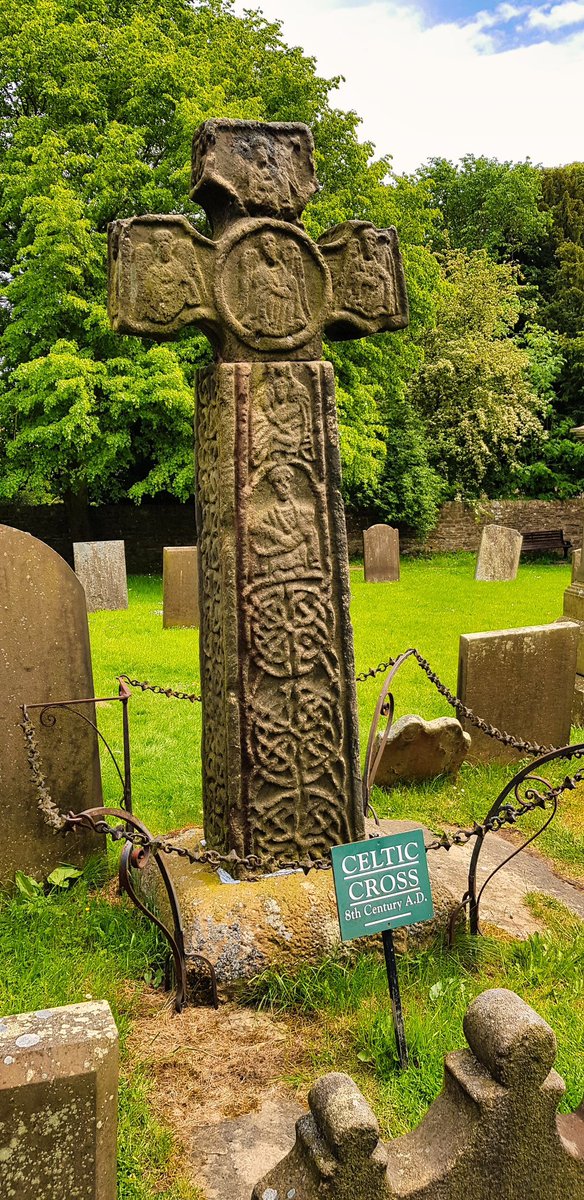 VanVenturesUK's tweet photo. 🕰️ Step Back in Time: Eyam, the Plague Village 🏡

#EyamVillage, #PlagueVillage, #EnglishHistory, #Derbyshire, #PeakDistrict, #HistoricBritain, #TravelPhotography, #HiddenGems, #Resilience, #TimeTravel #VanLife #HomeIsWhereYouParkIt #VanLifeDiaries #VanLifeExplorers https://t.co/myJjo7eWjr