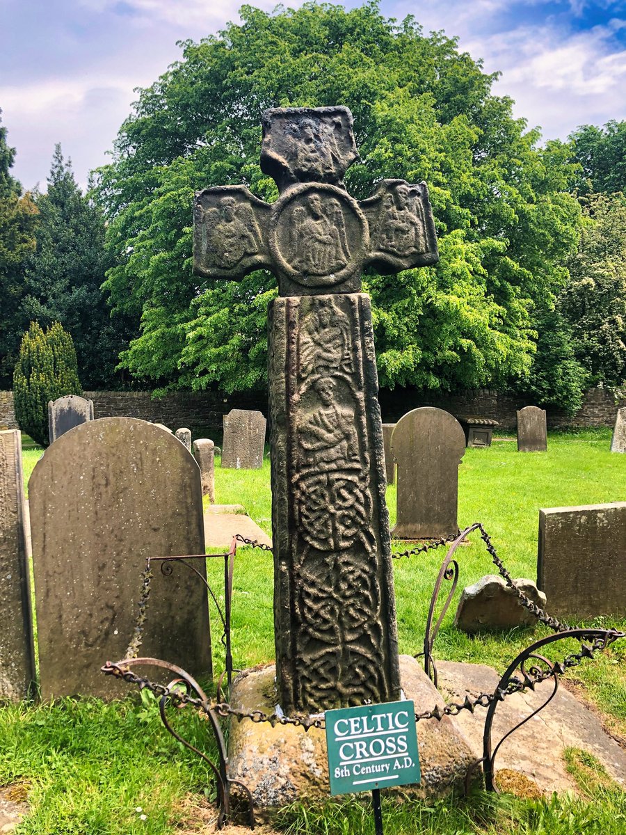VanVenturesUK's tweet photo. 🕰️ Step Back in Time: Eyam, the Plague Village 🏡

#EyamVillage, #PlagueVillage, #EnglishHistory, #Derbyshire, #PeakDistrict, #HistoricBritain, #TravelPhotography, #HiddenGems, #Resilience, #TimeTravel #VanLife #HomeIsWhereYouParkIt #VanLifeDiaries #VanLifeExplorers https://t.co/myJjo7eWjr