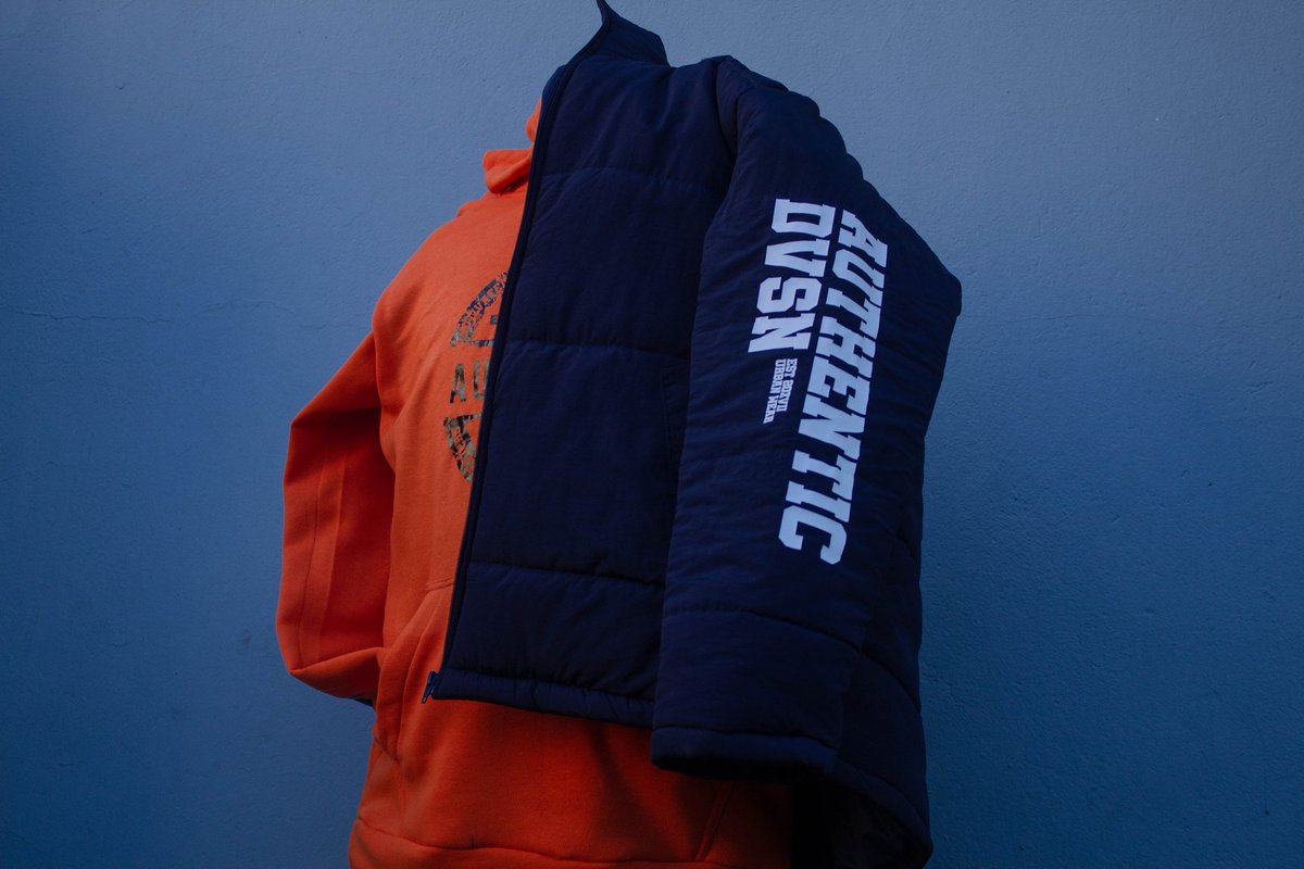 MuggaOfficial's tweet photo. Beat the cold this winter with our premium bomber jackets at an affordable price .

#Preorderyoursnow
#authenticurbanwear
#wearzim https://t.co/4wNmGaBWvm